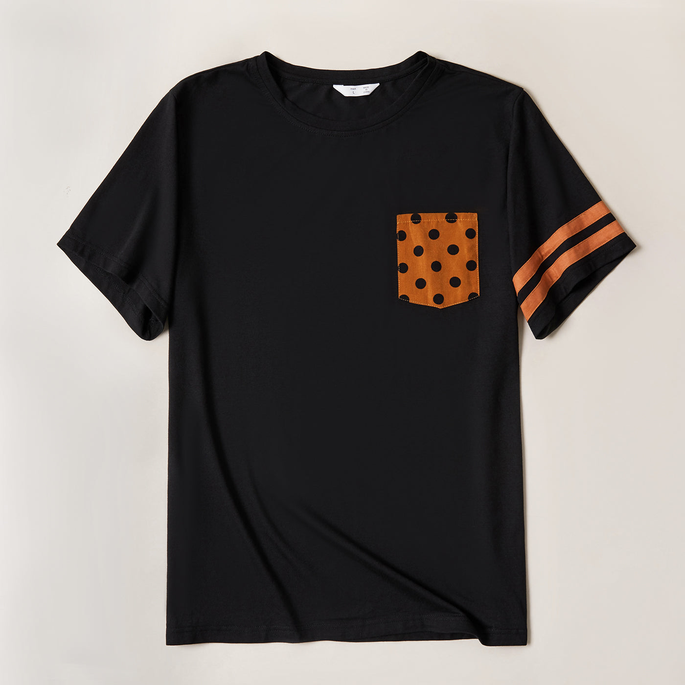 فساتين منقطة و تى شبرت مطابقة ازياء الأسرة