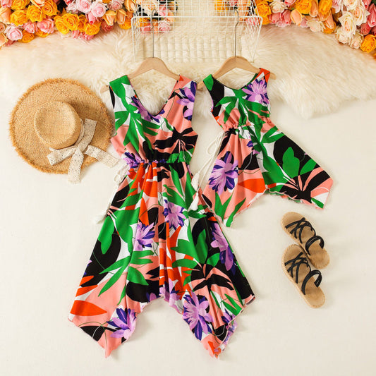 <transcy>Vفستان بطبعات زهور للأم و الأبنة برقبة على شكل</transcy>